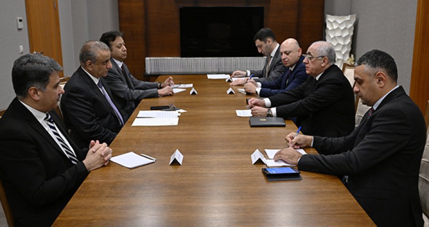 Əli Əsədov pakistanlı nazirlə görüşüb