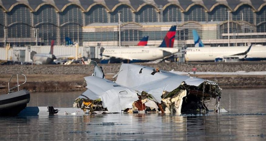 В США обнаружили тела 41 погибшего при авиакатастрофе в Вашингтоне