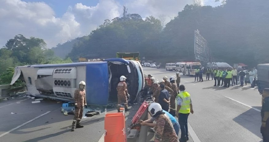 В Таиланде автобус с туристами упал с высоты 15 метров, есть пострадавшие