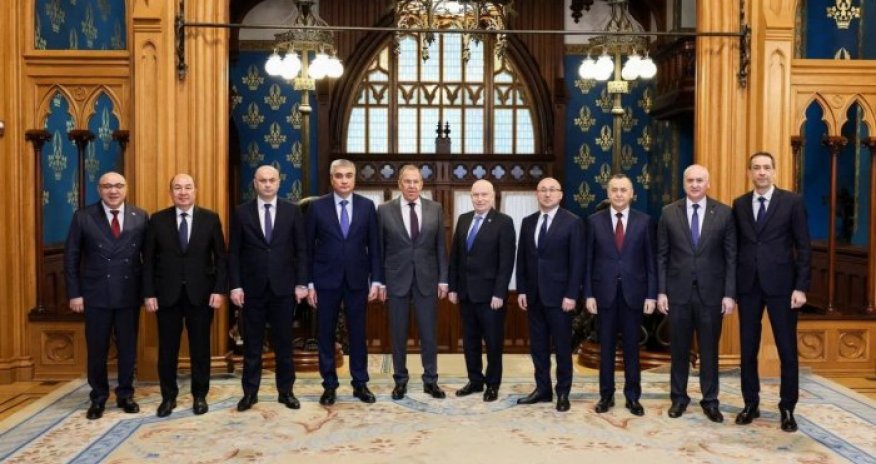 Lavrov MDB ölkələrinin səfirləri ilə görüşüb