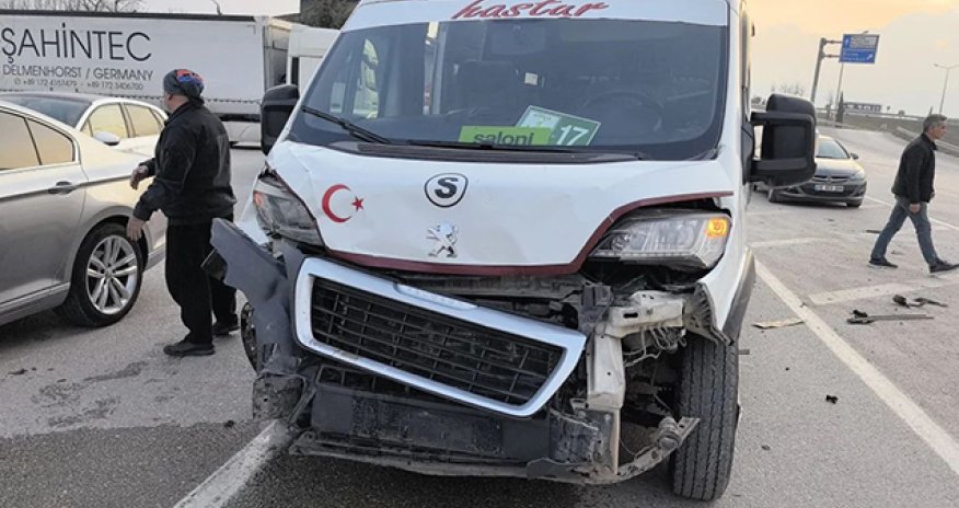 Türkiyədə məktəb avtobusu qəzaya düşüb, yaralılar var