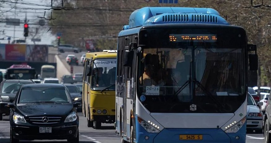 В Ереване уже четвертый день проходят акции против повышения тарифов на транспорт