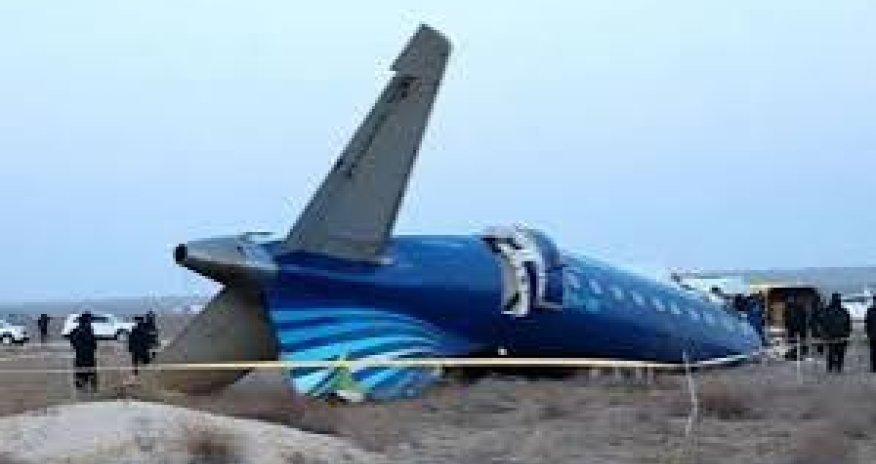 При крушении самолета AZAL огонь уничтожил части фюзеляжа и кабины пилотов