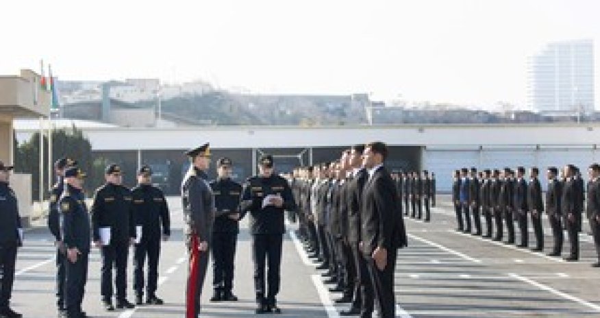 Вилаят Эйвазов провел строевой смотр в связи с приемом на службу