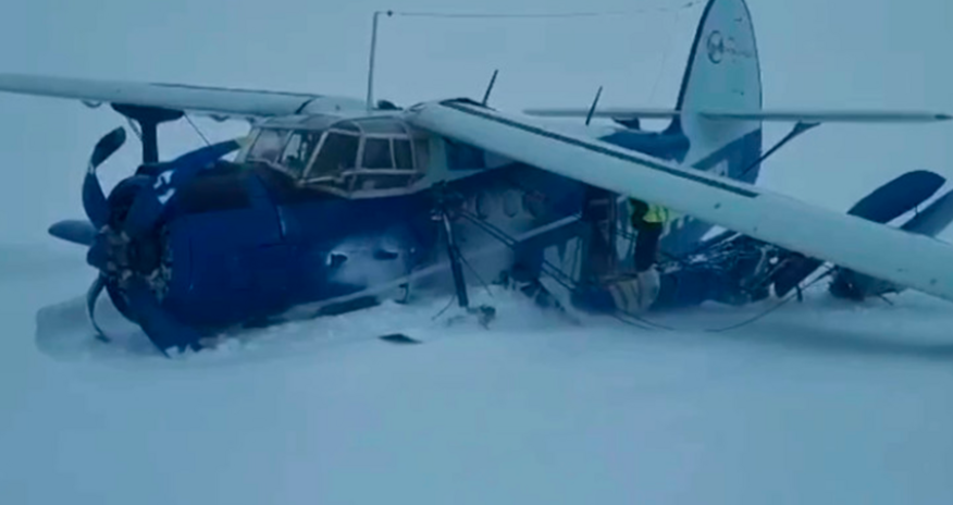 Самолет санавиации Ан-2 совершил жесткую посадку в Казахстане