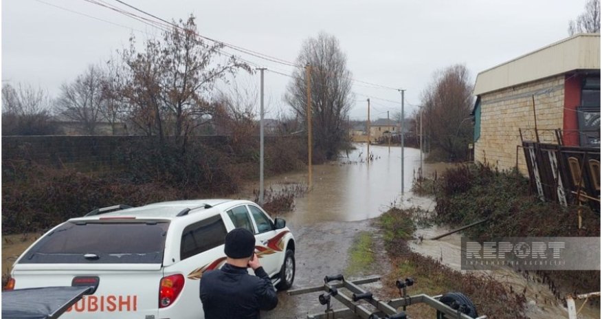 Интенсивные осадки вызвали наводнения в Лянкяранском районе