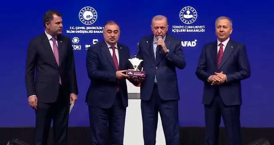 Türkiyə Prezidenti Azərbaycan səfirini mükafatlandırdı - Video