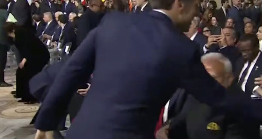 Makronun Modinin əlini sıxmamasının səbəbi məlum olub