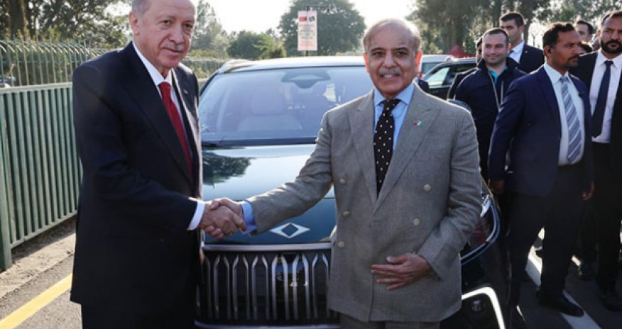 Ərdoğan Pakistanın baş nazirinə "Togg" hədiyyə edib