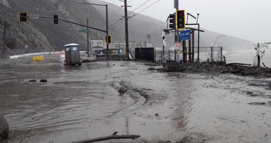 Лос-Анджелес накрыли наводнения и оползни