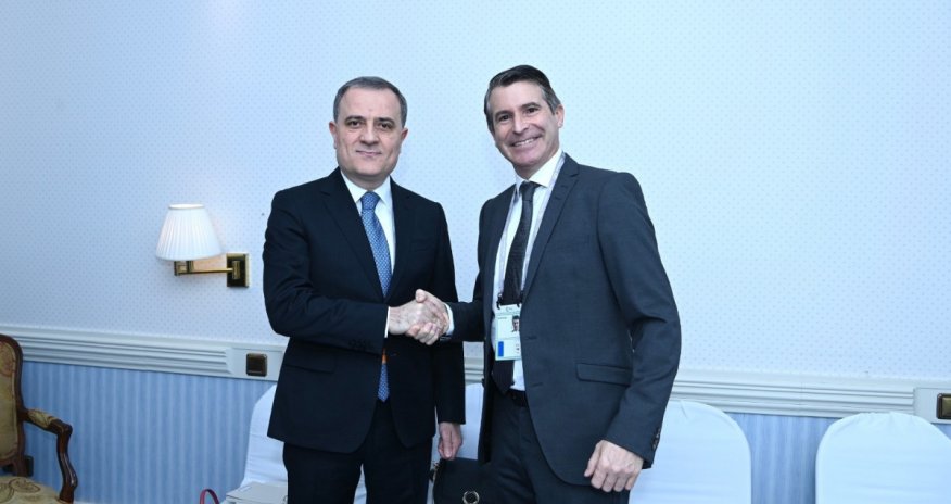 Ceyhun Bayramov Bavariyanın dövlət naziri ilə görüşüb