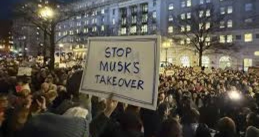 По всем США массовые увольнения по распоряжению Трампа и Маска