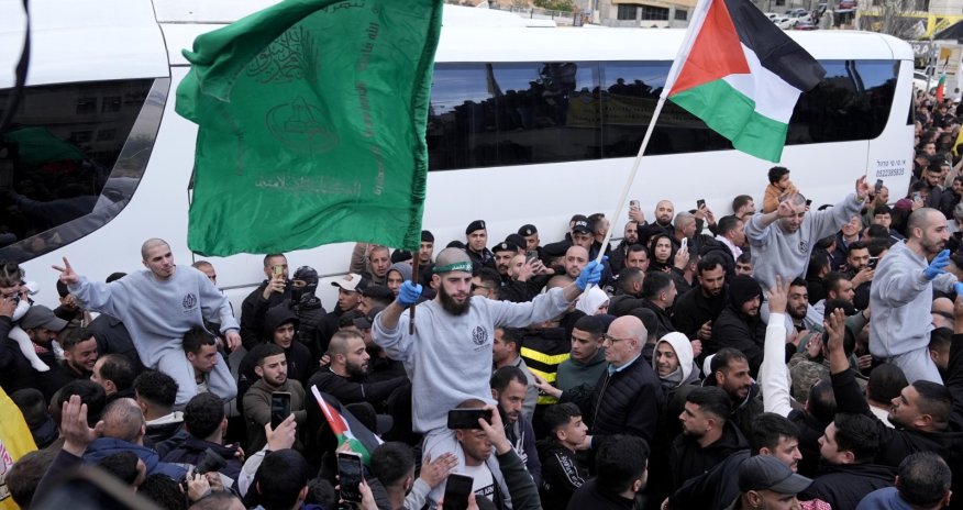 Израиль освободил сотни палестинцев, включая пожизненно осужденных