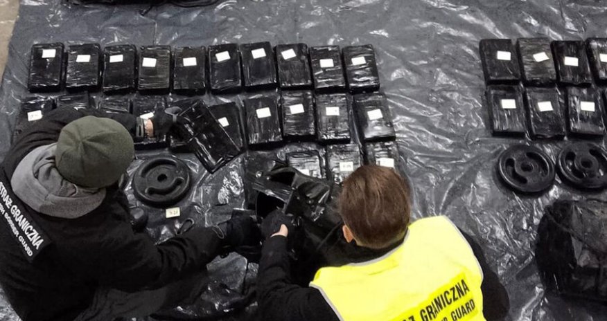 Dənizin dibindən 100 kq kokain tapılıb