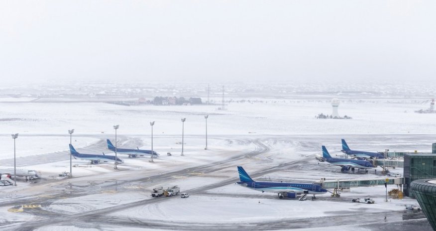 AZAL продолжает полеты, несмотря на непогоду