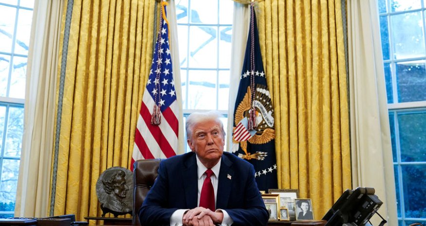 Tramp Ukraynaya yardım göndərən Yunanıstandakı ABŞ hərbi bazasını bağlayacaq