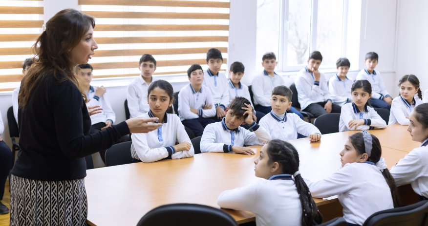 Azercell 800-ə yaxın uşaq və valideyni rəqəmsal təhlükəsizlik qaydaları ilə tanış edib