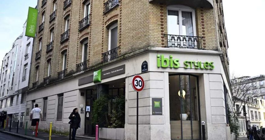 Yeni doğulan körpəsini otelin pəncərəsindən atıb