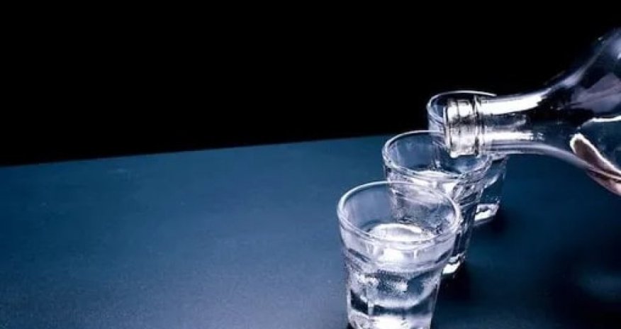 В Баку арестовали производителя смертельного спирта