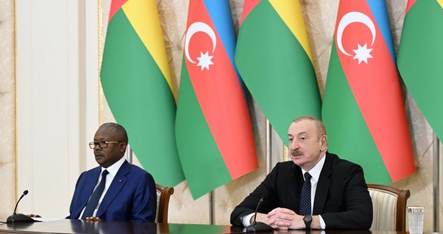 Əliyevin Qvineya-Bisau Prezidenti ilə lanç əsnasında geniş tərkibdə görüşü olub