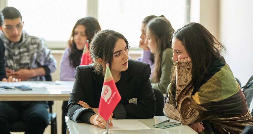 
Nar continues to share its expertise in mobile communications with AZTU students