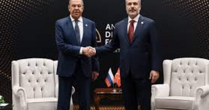 Фидан и Лавров обсудили ситуацию в Украине