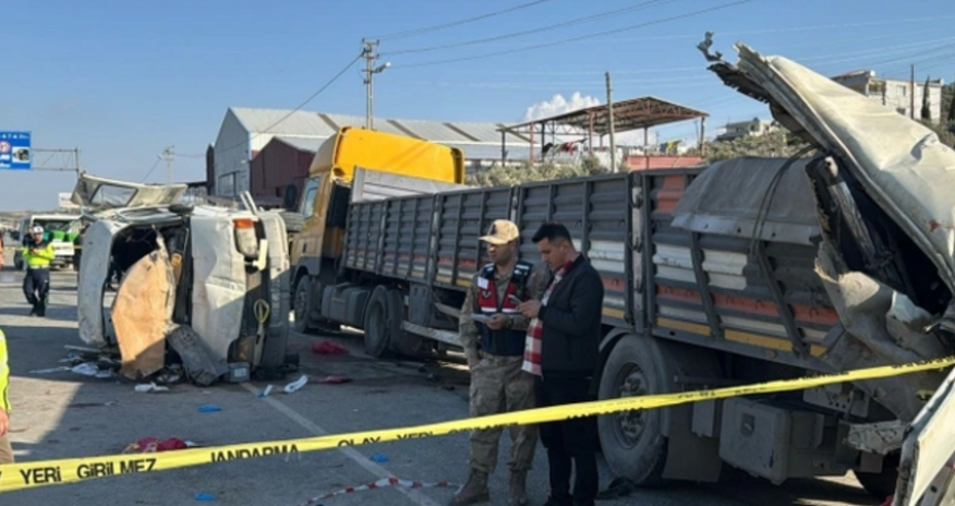 Türkiyədə yol qəzası olub, ölən və yaralananlar var