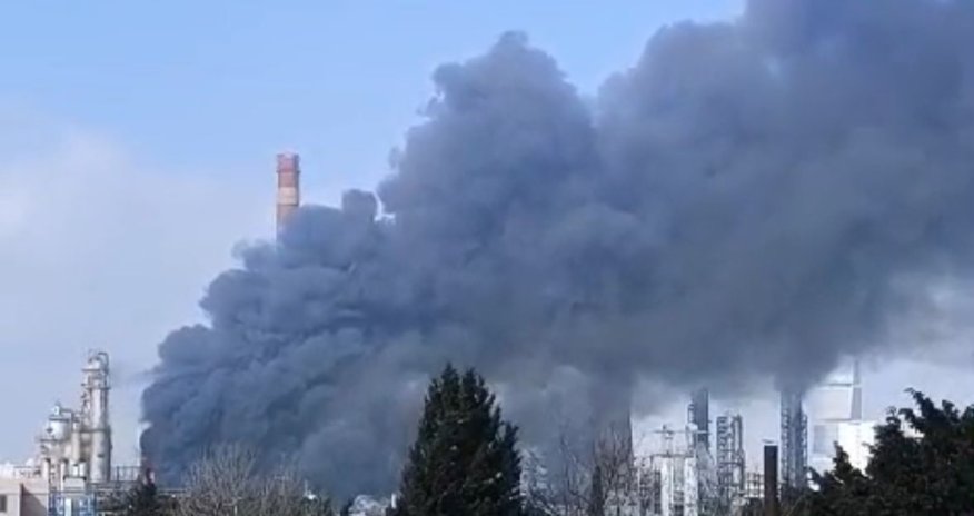 
Пожар на территории НПЗ в Баку локализован