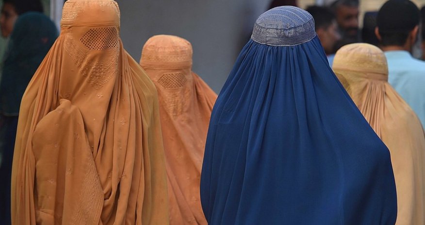 
Taliban əfqan qadınlara məscidlərdə namaz qılmağı qadağan edib