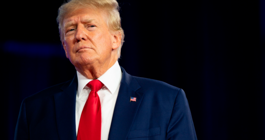 

Трамп направил послание верховному лидеру Ирана
