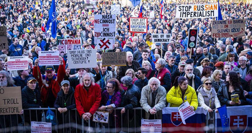 Slovakiyada etiraz aksiyaları keçirilib