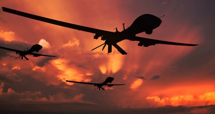 Атака беспилотников: под ударом российский нефтезавод