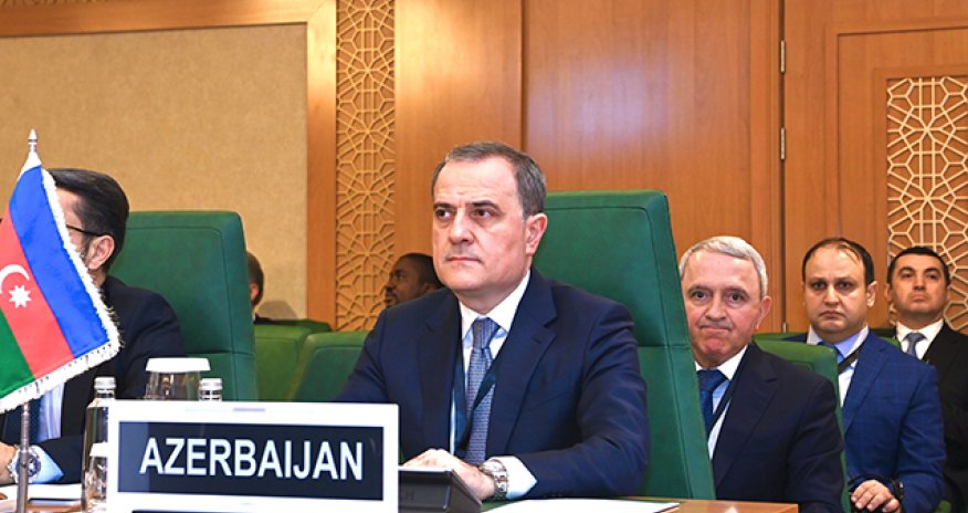 Ceyhun Bayramov İƏT XİN Şurasının iclasında iştirak edib