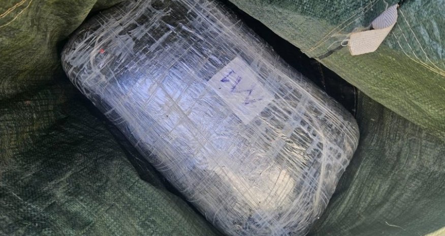 Береговая охрана Азербайджана пресекла попытку провоза более 10 кг наркотиков по Каспию