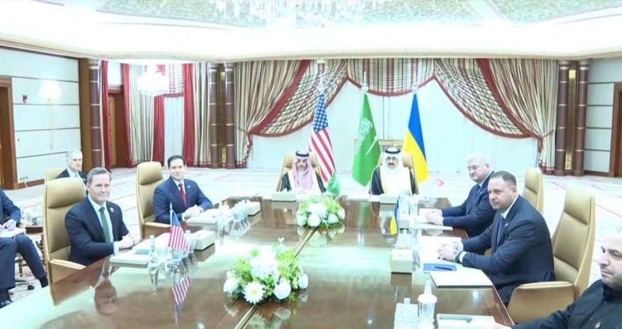 ABŞ və Ukrayna rəsmiləri arasında görüş başlayıb