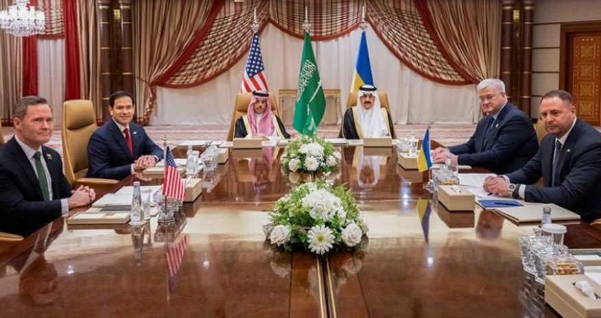 СМИ: Завершились переговоры делегаций Украины и США в Саудовской Аравии