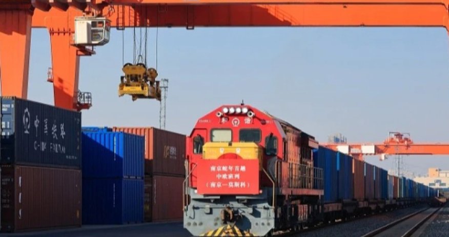 Китай отказывается от транзита грузов через Россию