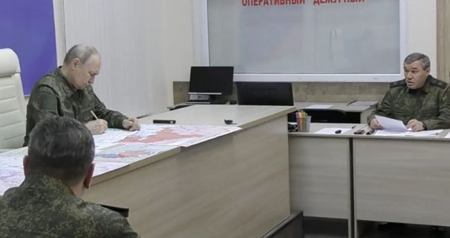 Putin Kurska səfər edib - Video