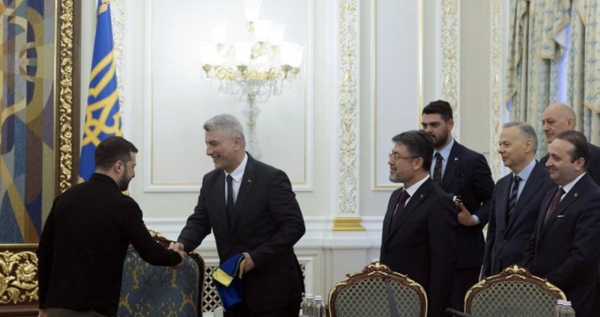 Турецкие министры прибыли в Киев