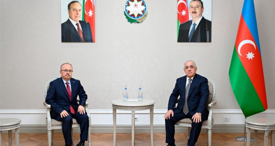 Əli Əsədov Türkiyə səfiri ilə görüşüb