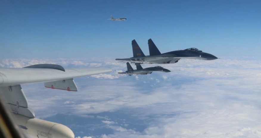 Десятки самолетов и военные корабли Китая вблизи Тайваня