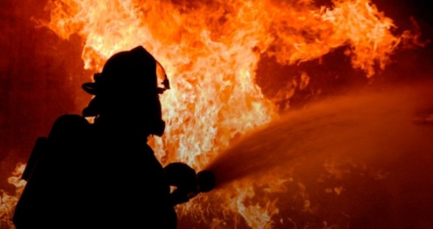 Sabirabadda üç otaqlı ev yanıb