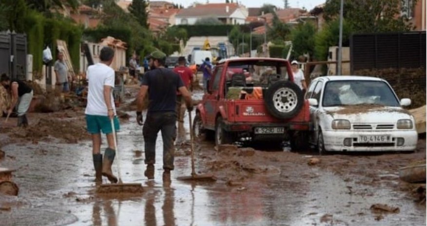 Сильные дожди затопили город рядом с Мадридом