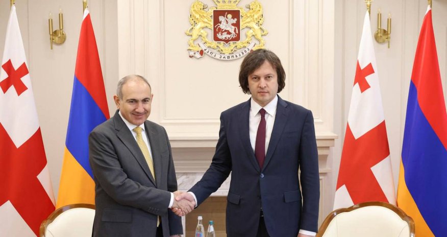 Paşinyan Gürcüstana gedib