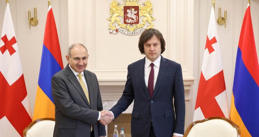 Кобахидзе принял в Тбилиси Пашиняна
