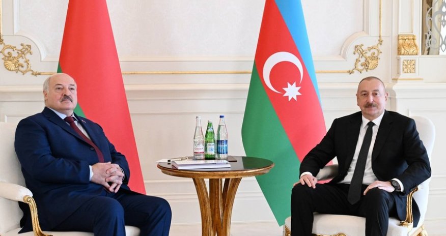 
Aleksandr Lukaşenko Prezident İlham Əliyevə təbrik məktubu göndərib