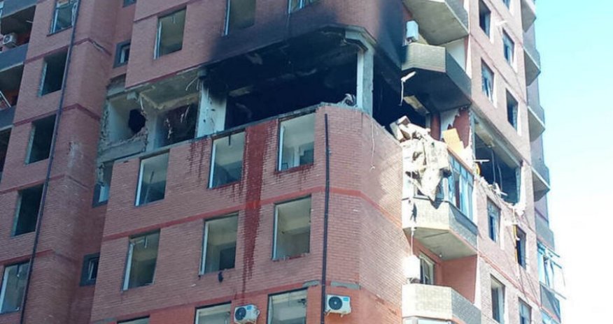 
В Махачкале в жилом доме произошел взрыв газа, пострадали два человека