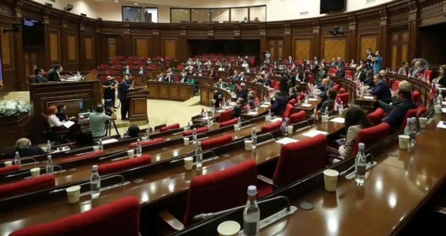 

Ermənistan parlamenti Aİ-yə üzvlük prosesinin başlanması haqqında qanun layihəsini qəbul edib
