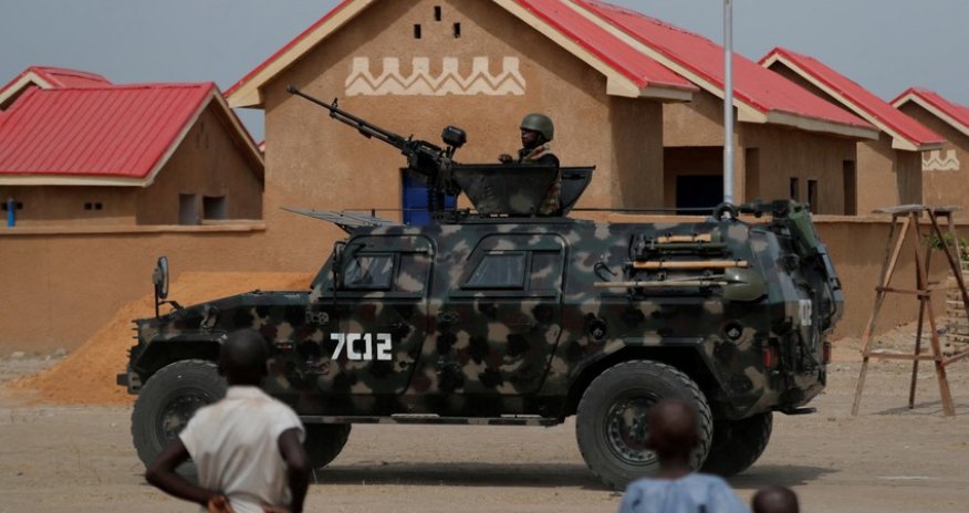 При атаке боевиков на военную базу в Нигерии погибли не менее 16 человек