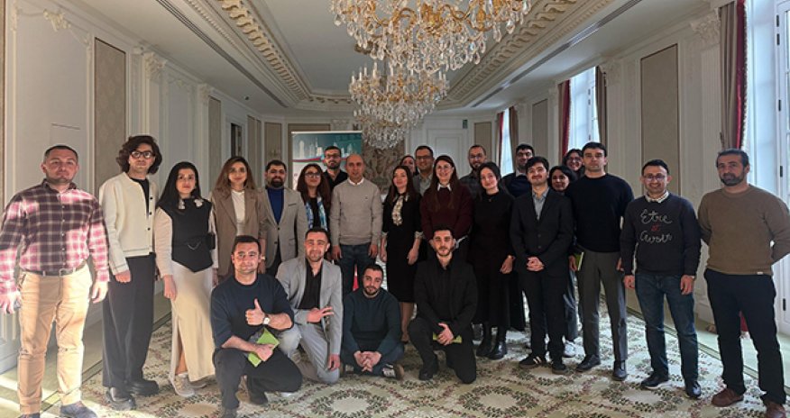 Emin Əmrullayev xaricdə təhsil alan azərbaycanlı tələbələrlə görüşüb